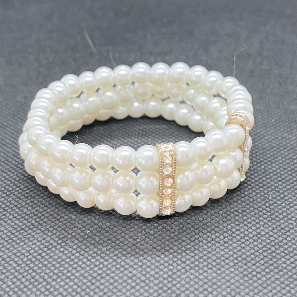 Pearl expandable bracelet
